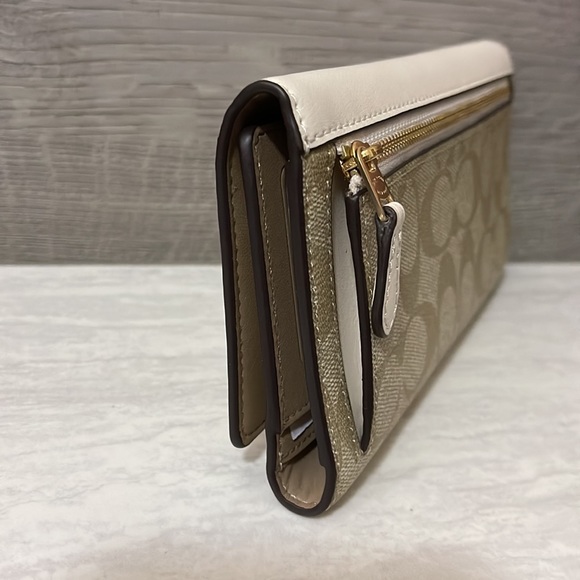 Coach Slim Trifold Wallet In Signature Canvas - Picture 4 of 8